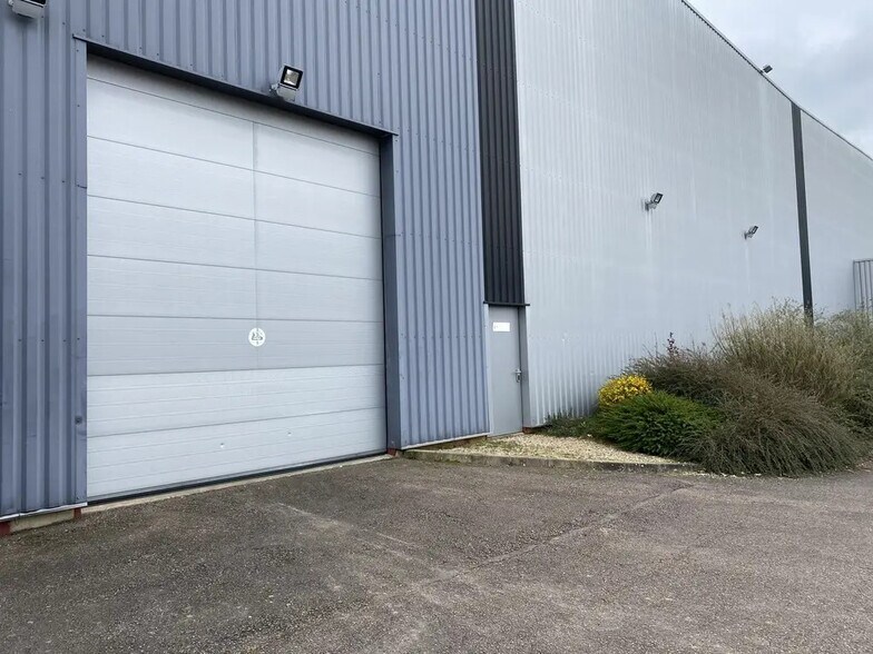 Industriel/Logistique dans Domats à vendre - Photo de l’immeuble – Image 2 sur 6