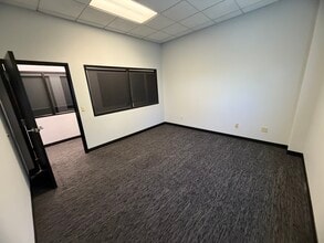 4670 Polaris Ave, Las Vegas, NV à louer Photo intérieure– Image 1 sur 2