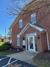 4429 Fulton Dr NW, Canton, OH à louer Photo de l’immeuble– Image 2 sur 7
