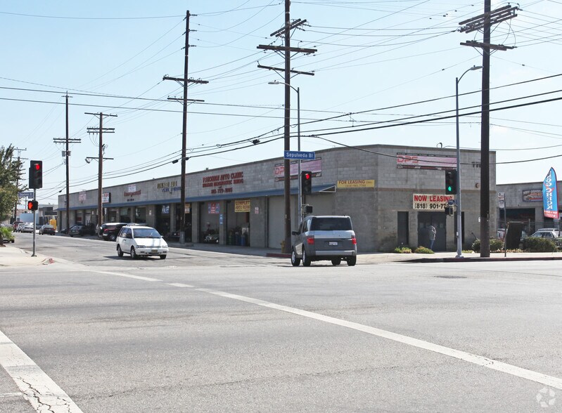 7750 Sepulveda Blvd, Van Nuys, CA à louer - Photo de l’immeuble – Image 3 sur 3