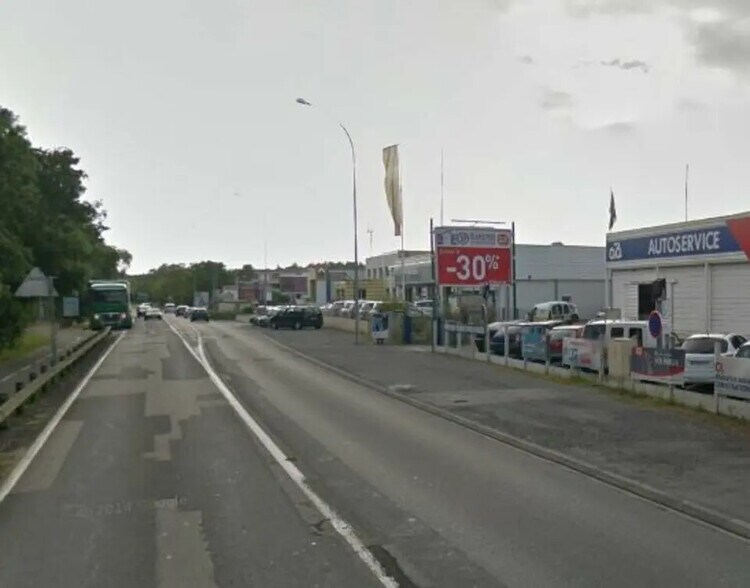 Local commercial dans Saint-Sébastien-sur-Loire à louer - Photo de l’immeuble – Image 1 sur 6