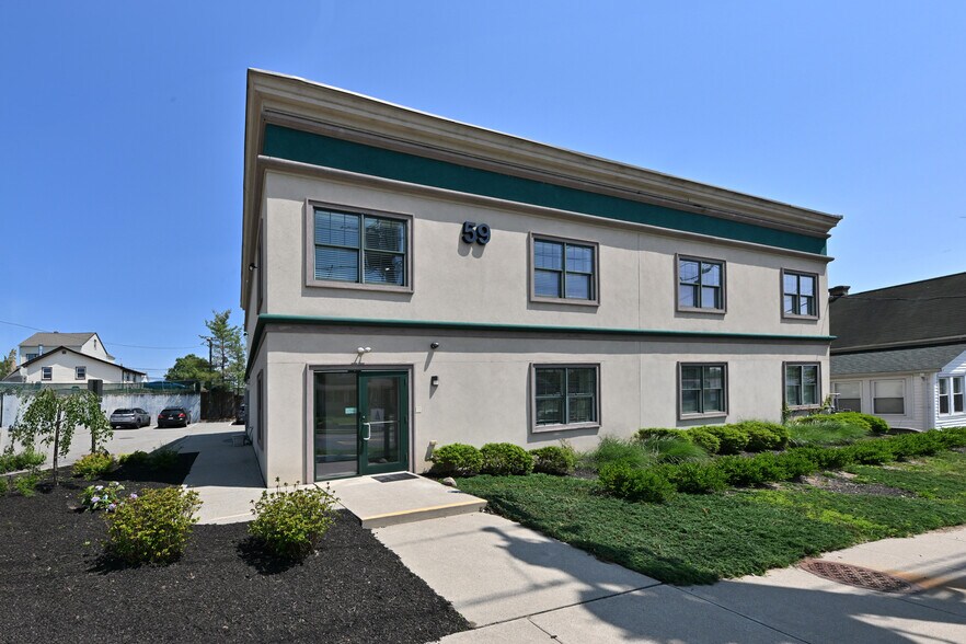 59 Lincoln Ave, Fair Lawn, NJ à vendre - Photo de l’immeuble – Image 1 sur 37