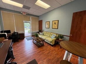 8132 Okeechobee Blvd, West Palm Beach, FL à vendre Photo de l’immeuble– Image 2 sur 10