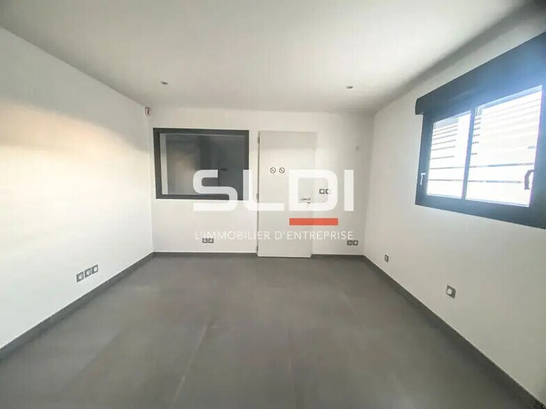 Bureau dans Colombier-Saugnieu à louer - Photo intérieure – Image 1 sur 3