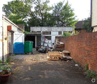 7 Walpole Rd, Londres à vendre - Photo principale – Image 1 sur 1