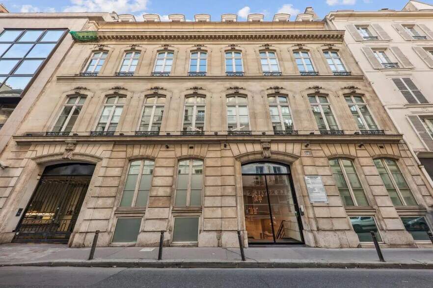 24 Rue Cambacérès, Paris à louer - Photo de l’immeuble – Image 1 sur 20