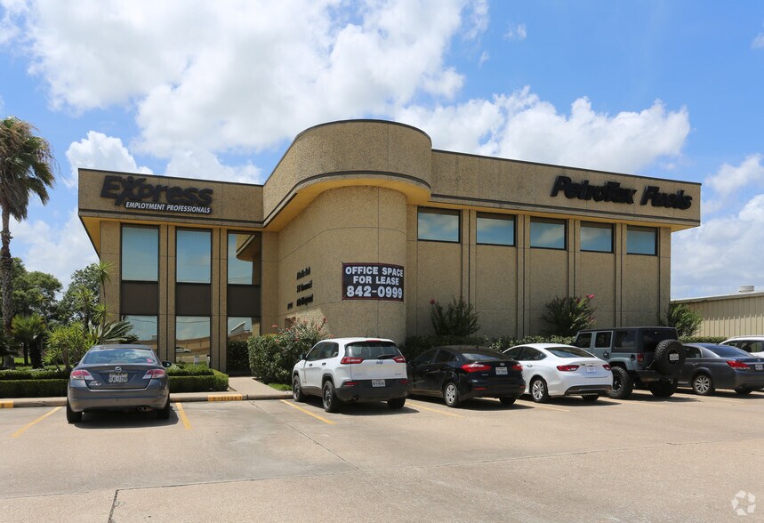 1844 & 1846 Interstate 10 S, Beaumont, TX à louer - Photo de l’immeuble – Image 2 sur 43