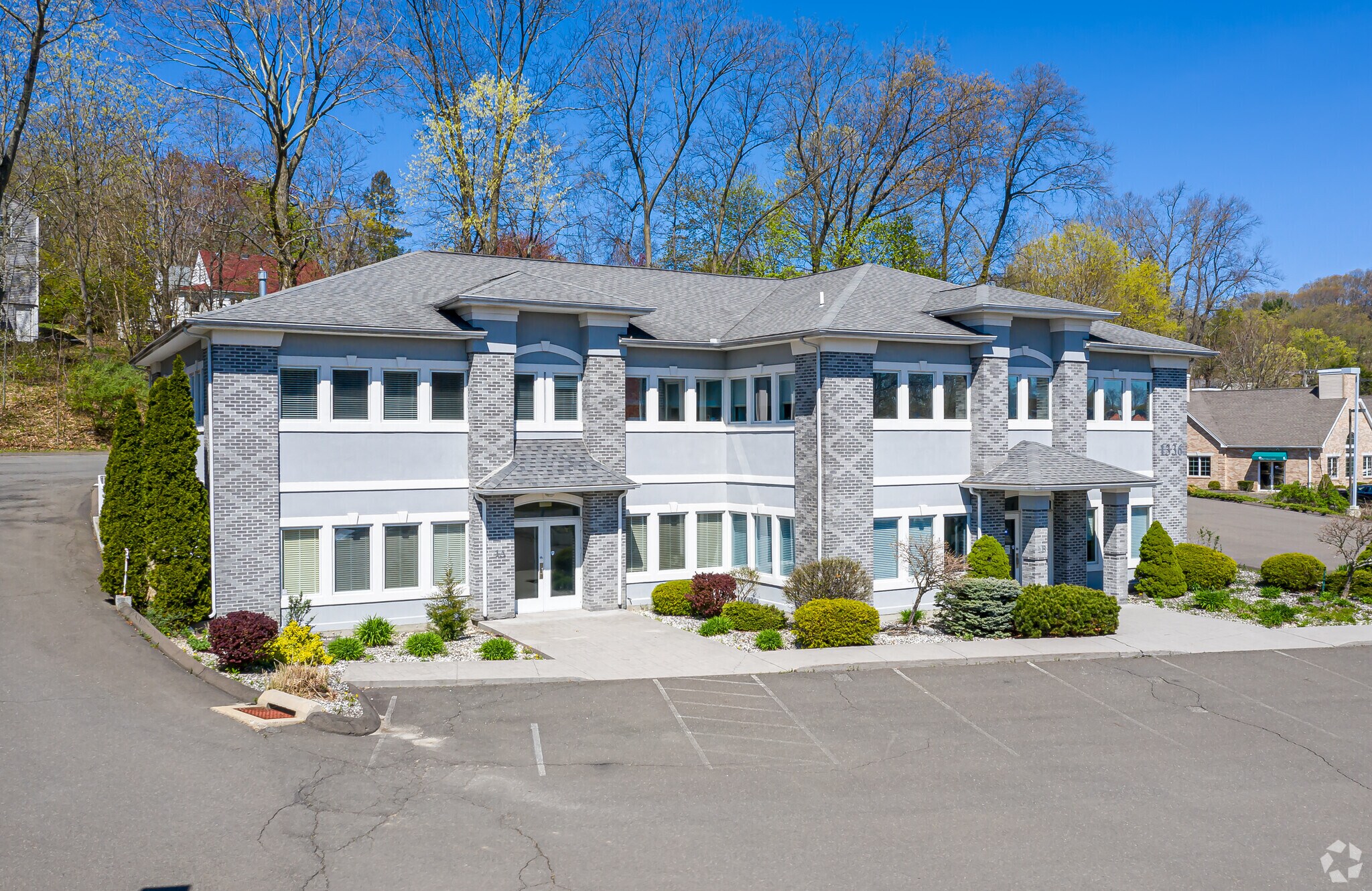 1336 W Main St, Waterbury, CT à louer Photo principale– Image 1 sur 5