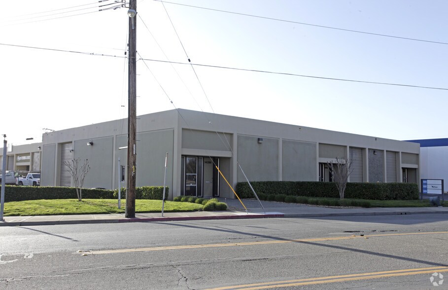 14295-14299 Wicks Blvd, San Leandro, CA à louer - Photo principale – Image 2 sur 3