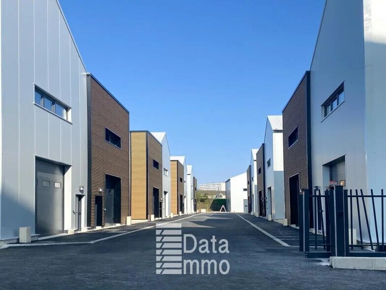 Industriel/Logistique dans Bagnolet à louer - Photo de l’immeuble – Image 1 sur 5