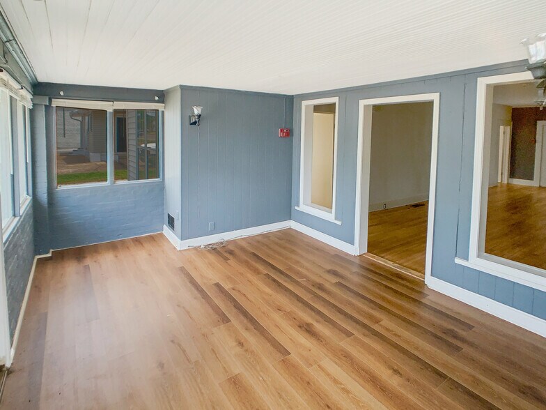 2415 13th St, Tuscaloosa, AL à louer - Photo de l’immeuble – Image 2 sur 32