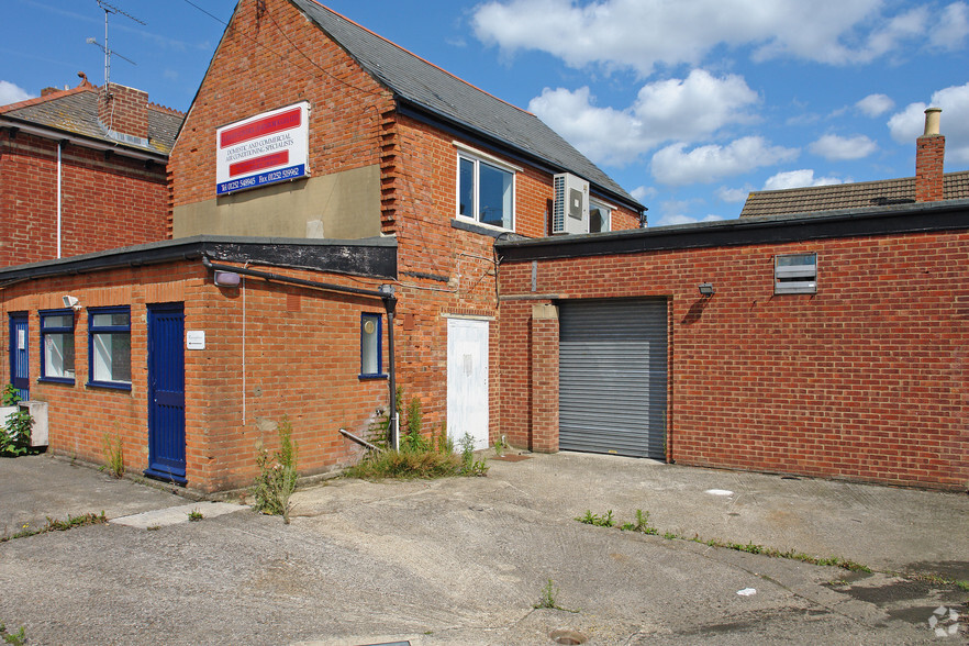 84A Queens Rd, Farnborough à louer - Photo de l’immeuble – Image 2 sur 6