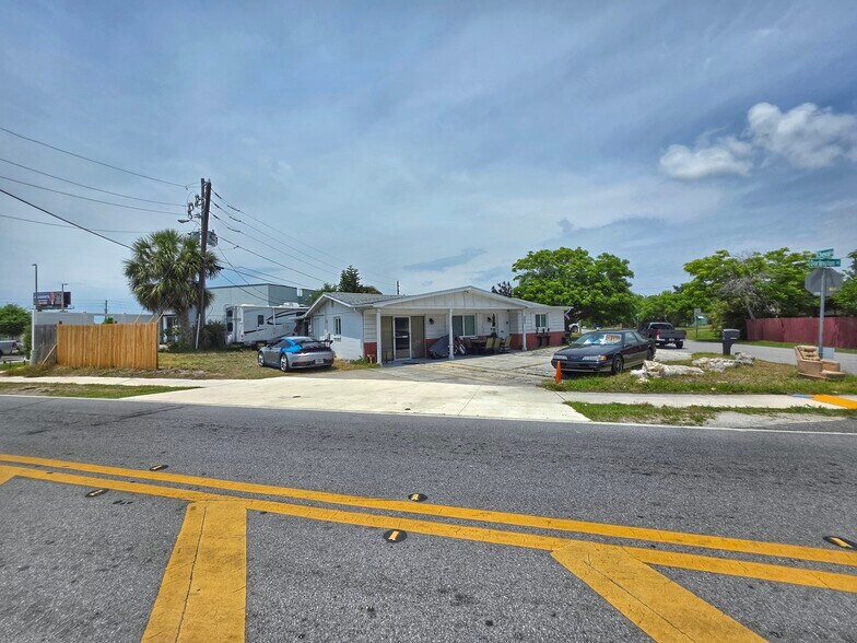 2509 Cheval Dr, Holiday, FL à vendre - Photo de l’immeuble – Image 2 sur 22