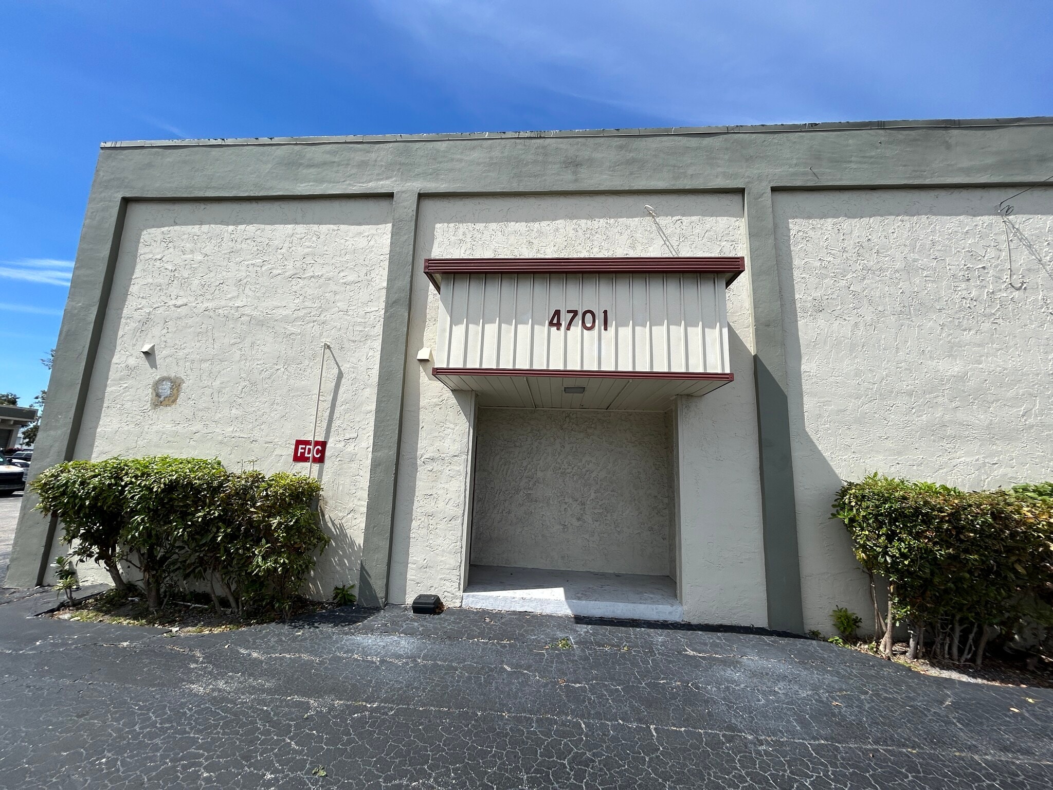 4701-4755 NE 12th Ave, Oakland Park, FL à louer Photo intérieure– Image 1 sur 5