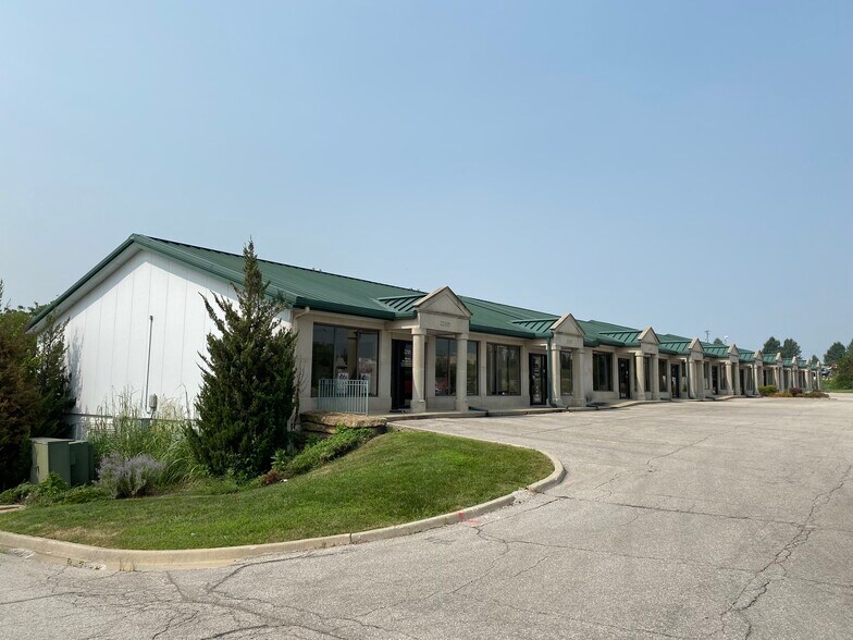 22105-22123 W 83rd St, Shawnee, KS à louer - Photo principale – Image 2 sur 11