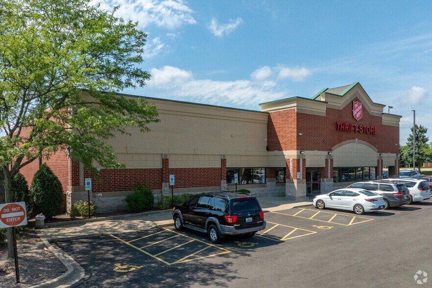 8325 Lemont Rd, Darien, IL à vendre - Photo principale – Image 1 sur 1