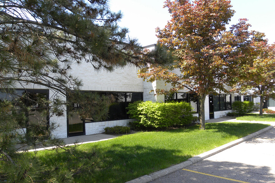 6650 Highland Rd, Waterford, MI à louer - Photo principale – Image 1 sur 7
