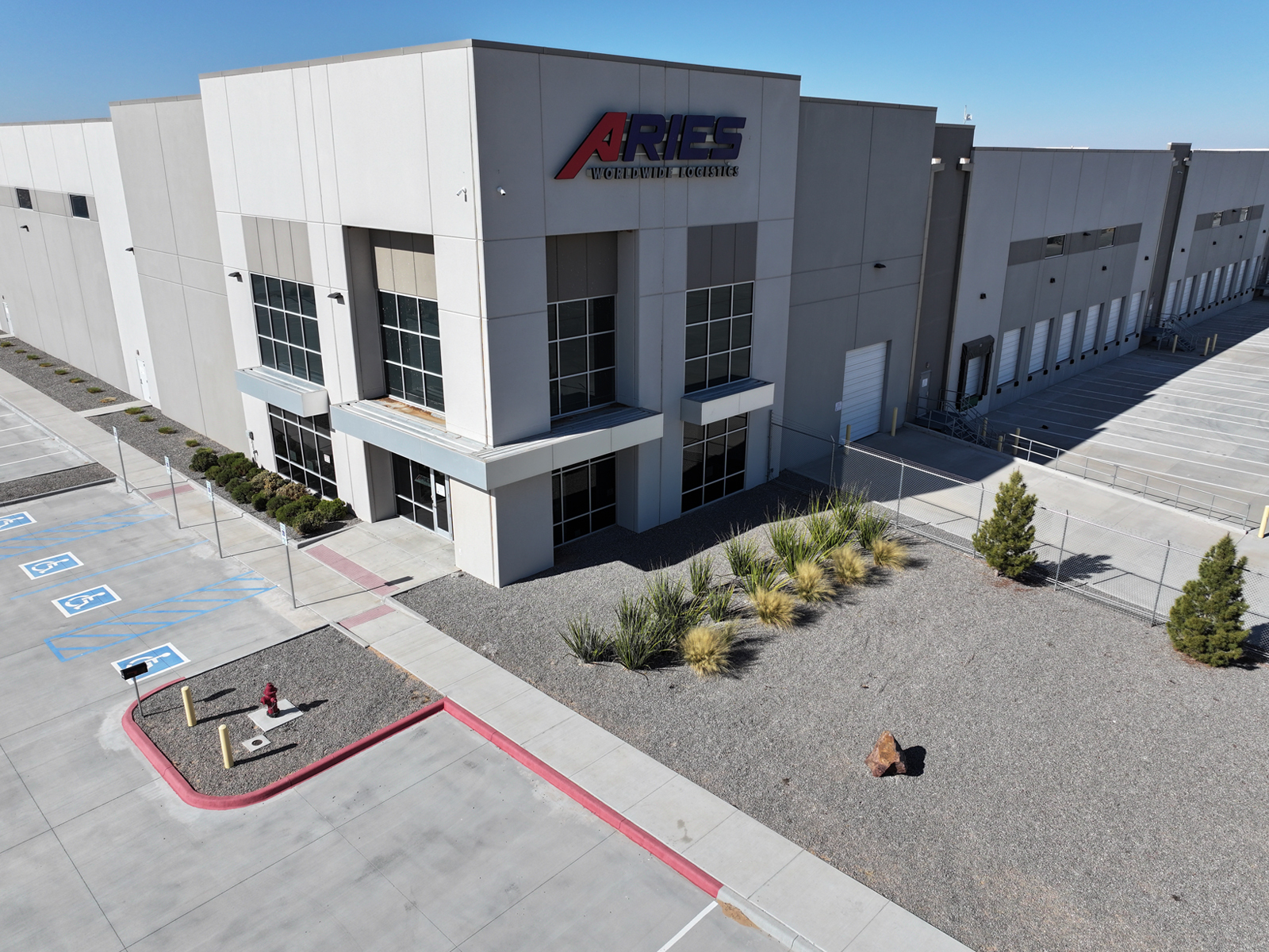 655 Industrial Ave, Santa Teresa, NM à louer Photo de l’immeuble– Image 1 sur 2