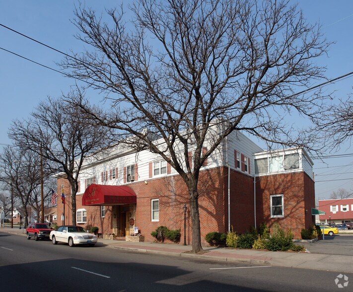 326 Parker Ave, Clifton, NJ à vendre - Photo de l’immeuble – Image 2 sur 14