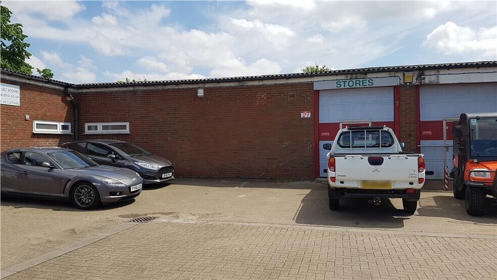 Westbury Clos, Dunstable à louer - Photo de l’immeuble – Image 1 sur 2