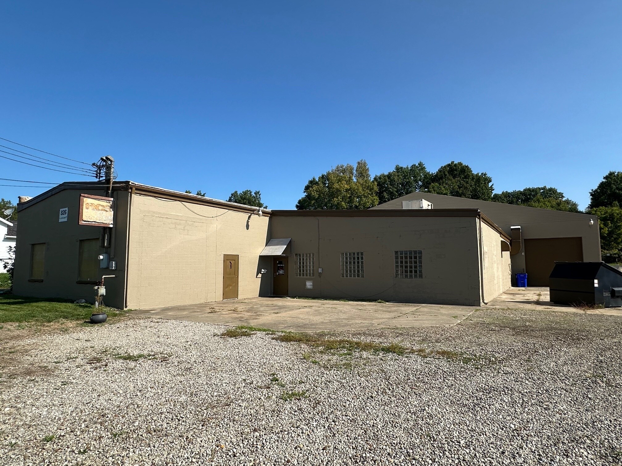 826 Cleveland Rd, Ravenna, OH à louer Photo de l’immeuble– Image 1 sur 6