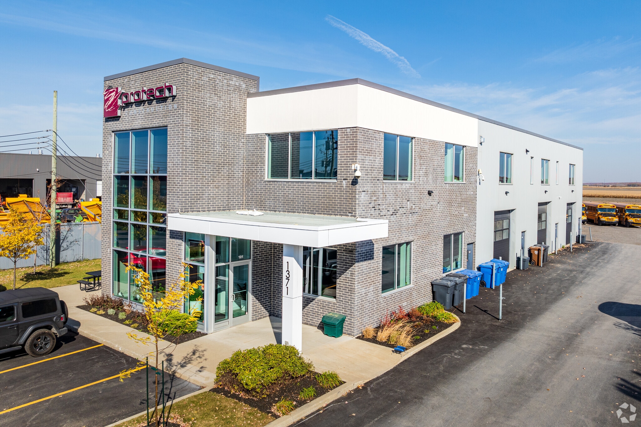 1371 Boul Lionel-Boulet, Varennes, QC à louer Photo principale– Image 1 sur 3