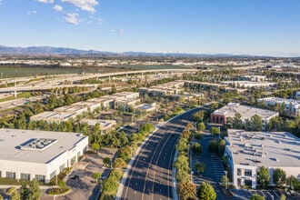 8875 Research Dr, Irvine, CA - Vue aérienne  vue de carte - Image1