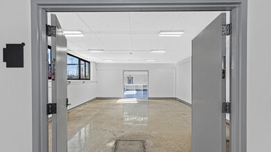 1657 N Kostner Ave, Chicago, IL à louer Photo intérieure– Image 2 sur 6
