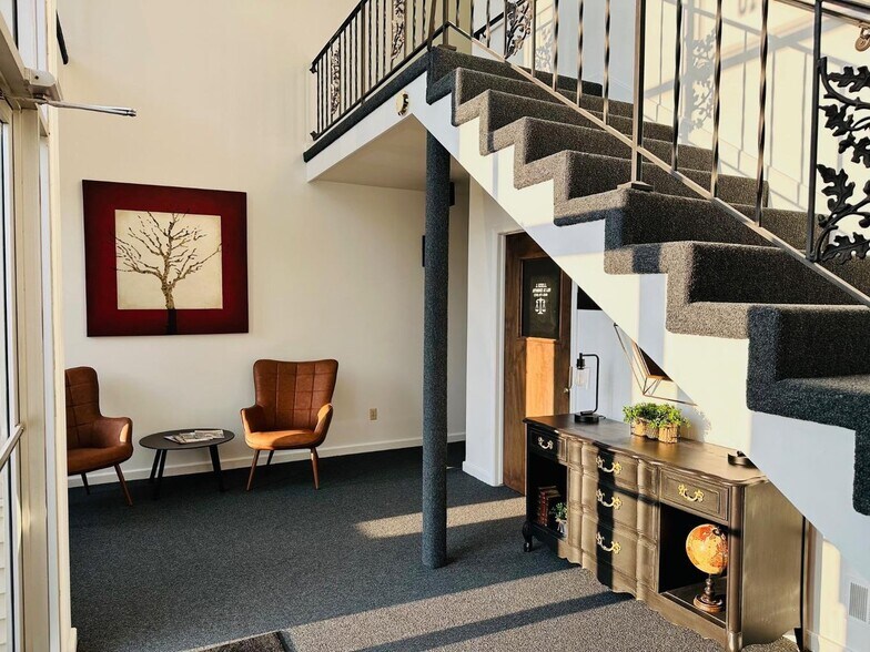 209-211 S Main St, Kouts, IN à louer - Photo de l’immeuble – Image 3 sur 3