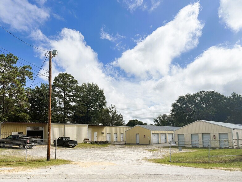 1201 Sox St, West Columbia, SC à vendre - Photo de l’immeuble – Image 3 sur 12