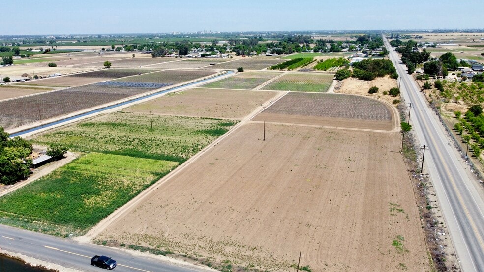 1722 Brawley Ave, Fresno, CA à vendre - Photo de l’immeuble – Image 2 sur 13