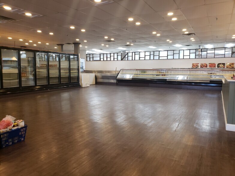 130-142 Oakland Ave, Closter, NJ à louer - Photo intérieure – Image 3 sur 6