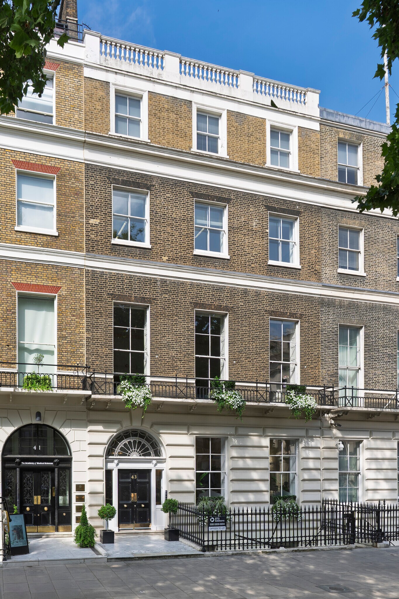 43 Portland Pl, Londres à louer Photo de l’immeuble– Image 1 sur 9