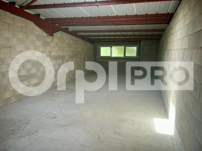 Local d'activités dans Saint-Chéron à vendre - Photo de l’immeuble – Image 2 sur 6