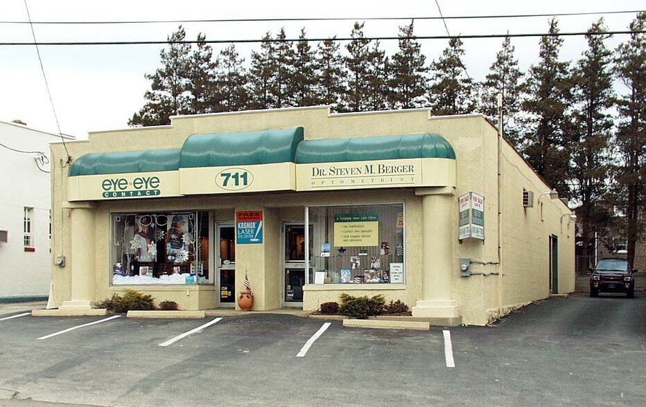 711-713 West Chester Pike, Havertown, PA à louer - Autre – Image 2 sur 7