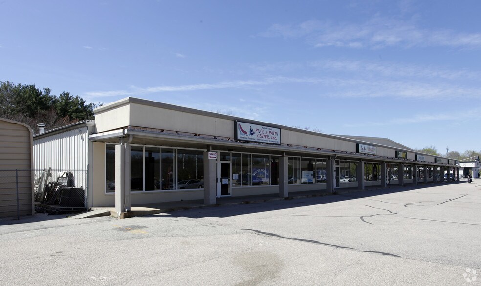 41-53 Sandy Bottom Rd, Coventry, RI à louer - Photo de l’immeuble – Image 1 sur 5