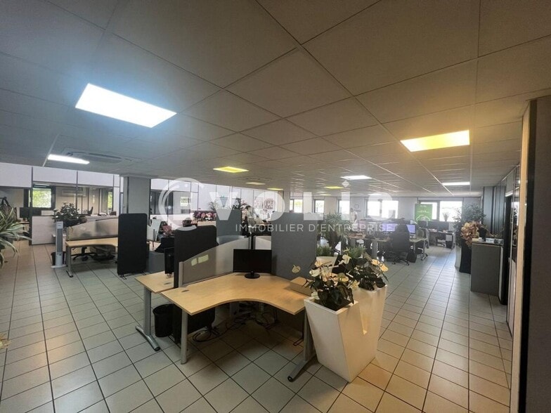 Local d'activités dans Creteil à vendre - Photo intérieure – Image 2 sur 4