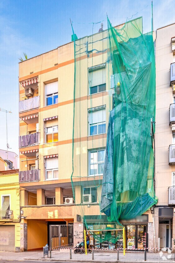 Immeuble residentiel dans L'Hospitalet de Llobregat, Barcelona à vendre Photo de l’immeuble– Image 1 sur 2