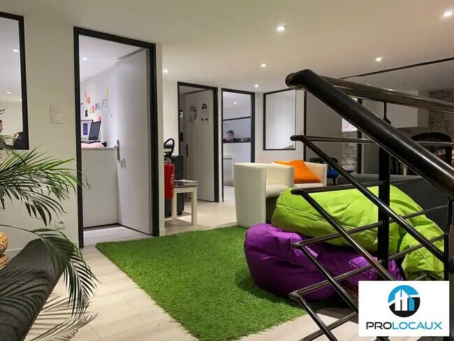 Plus de détails pour Bureau à vendre