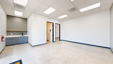 7059-7077 1/2 Vineland Ave, North Hollywood, CA à louer Numérisation 3D Matterport– Image 1 sur 9