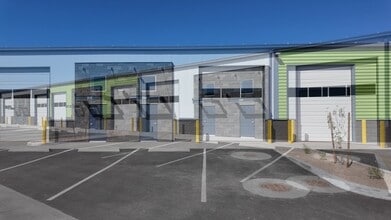 7915 Glen Harbor Blvd, Glendale, AZ à louer - Vidéo sur l’annonce professionnelle 