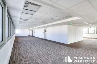 11 Avenue Morane Saulnier, Vélizy-Villacoublay à louer Photo intérieure– Image 2 sur 2