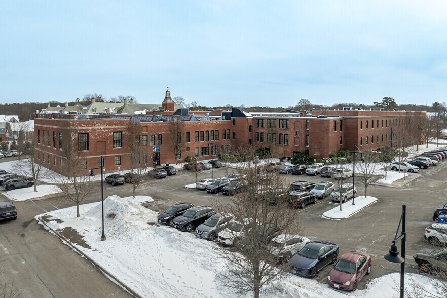 16 Chestnut St, Foxboro, MA à louer - Photo principale – Image 1 sur 13