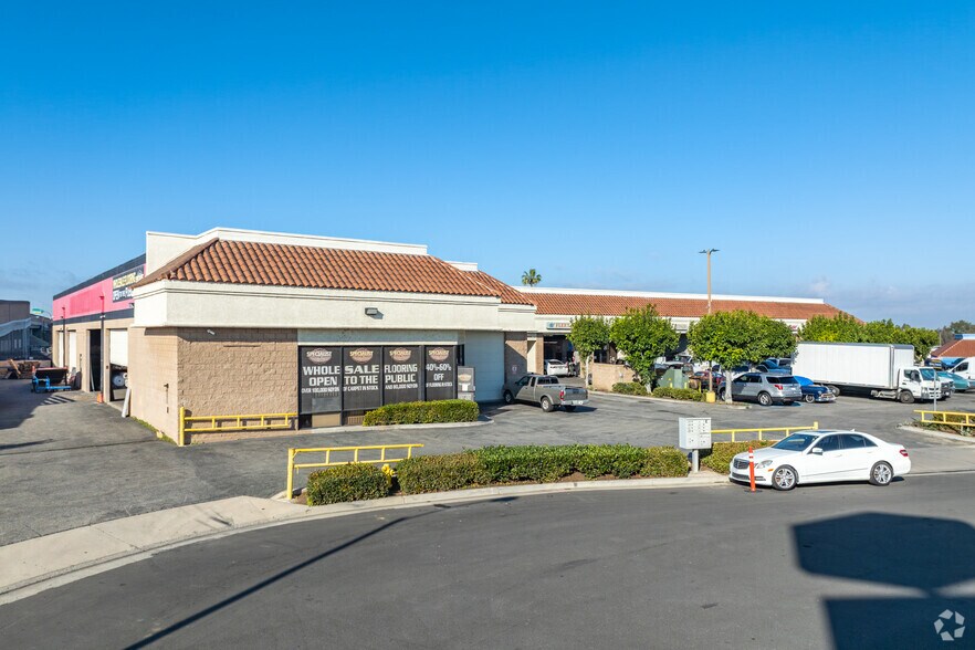 110 Washburn Cir, Corona, CA à louer - Photo de l’immeuble – Image 3 sur 7