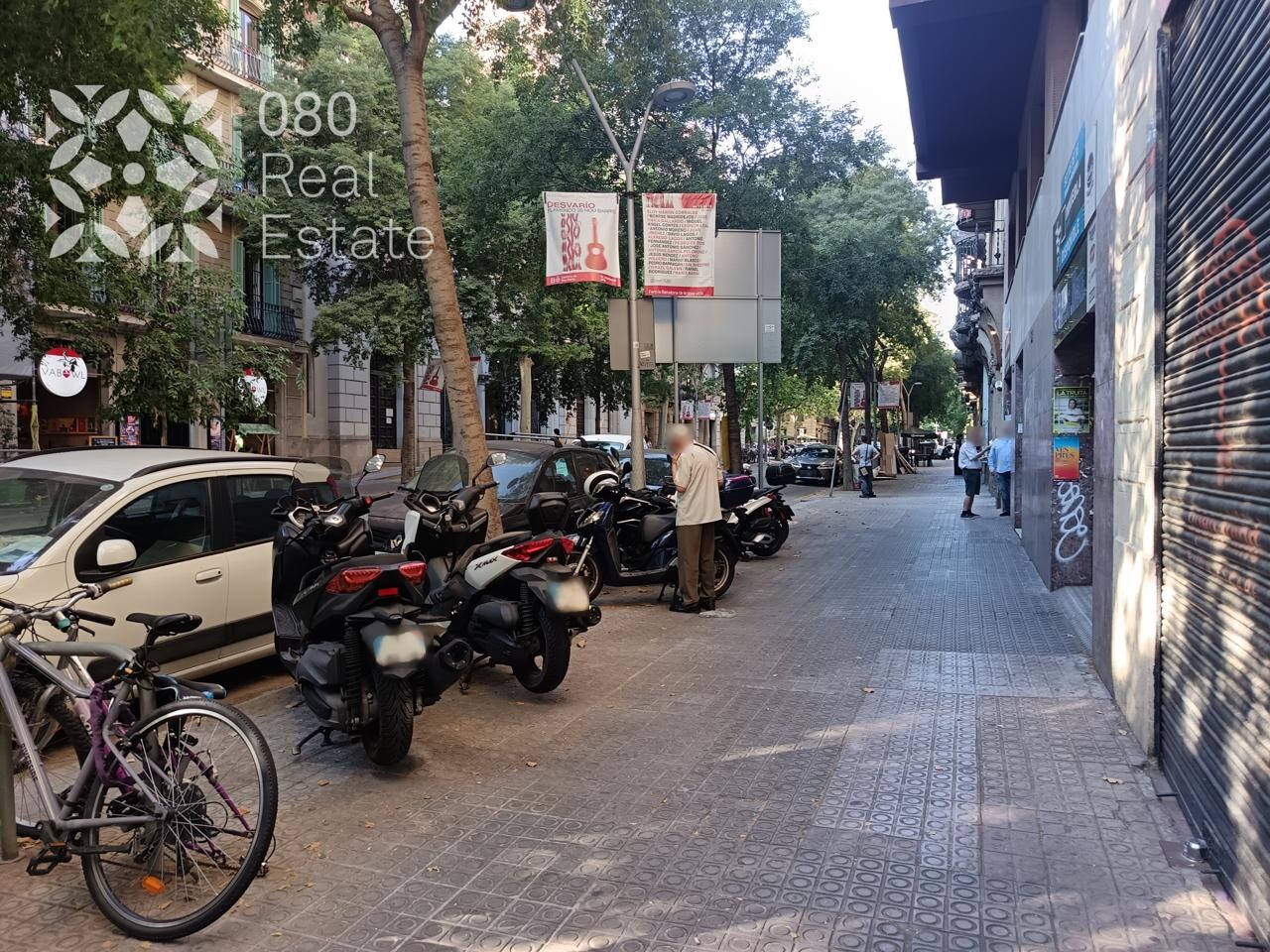 Immeuble residentiel dans Barcelone, Barcelona à vendre Photo de l’immeuble– Image 1 sur 3