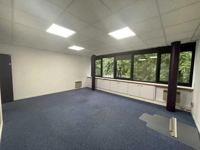 Plus de détails pour Bureau à louer