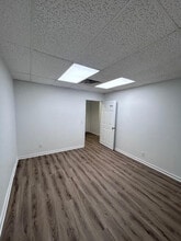 835 Louisa St, Lansing, MI à louer Photo intérieure– Image 2 sur 3