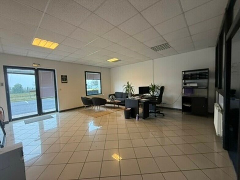 Bureau dans Tillé à louer - Photo intérieure – Image 2 sur 7