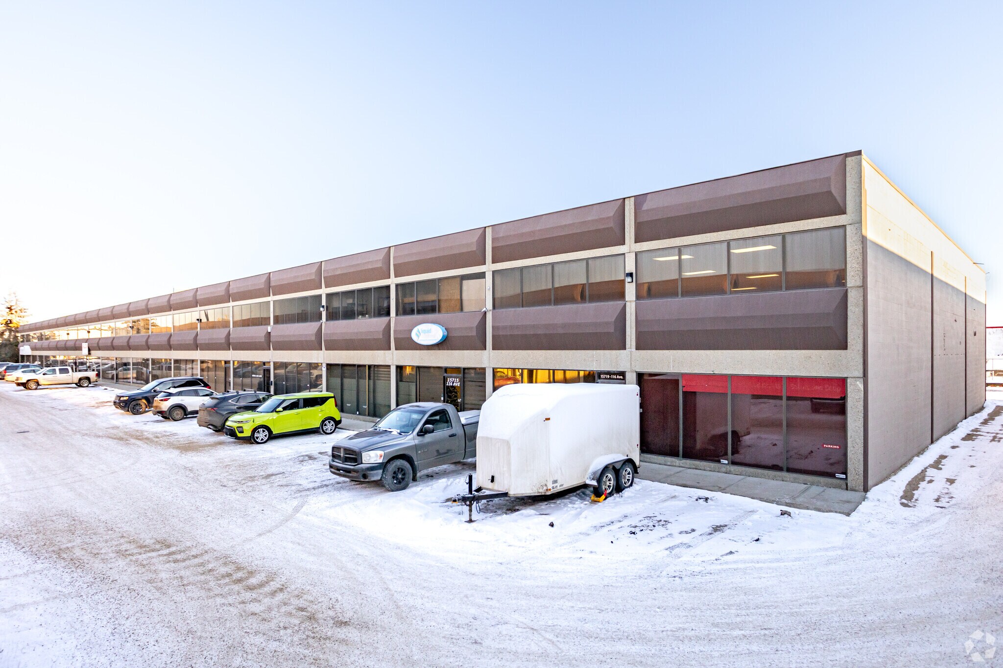 15723-15755 116 Av NW, Edmonton, AB à louer Photo principale– Image 1 sur 4