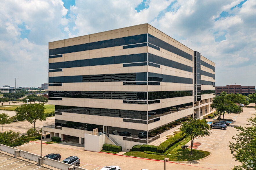 1255 Corporate Dr, Irving, TX à louer - Photo de l’immeuble – Image 3 sur 13